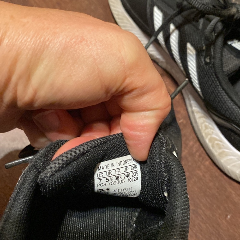 Adidas black and white women’s tennis shoes size 7 - Picture 4 of 4